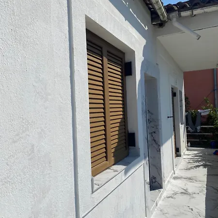 Devis House *