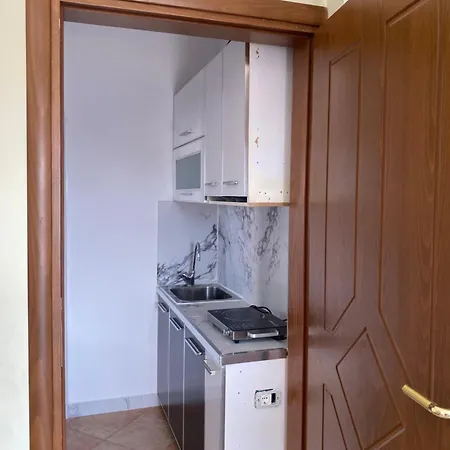 Devis House * Τίρανα